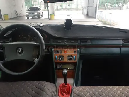 Mercedes-Benz E 230 1991 года за 2 000 000 тг. в Тараз – фото 2