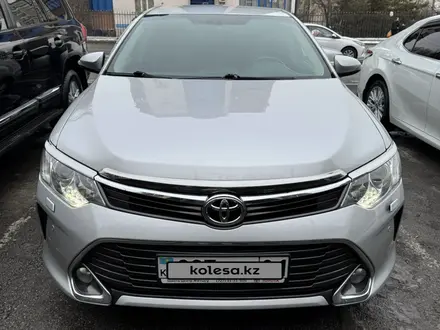 Toyota Camry 2015 года за 12 500 000 тг. в Алматы – фото 2