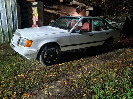 Mercedes-Benz E 230 1987 года за 900 000 тг. в Талгар – фото 3