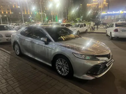 Toyota Camry 2020 года за 14 700 000 тг. в Астана – фото 12