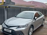 Toyota Camry 2023 года за 16 200 000 тг. в Уральск