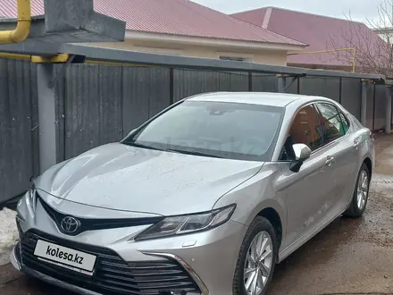 Toyota Camry 2023 года за 16 800 000 тг. в Уральск