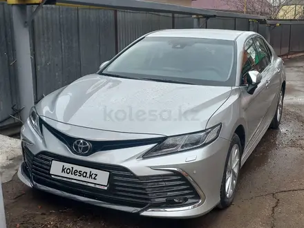 Toyota Camry 2023 года за 16 800 000 тг. в Уральск – фото 22