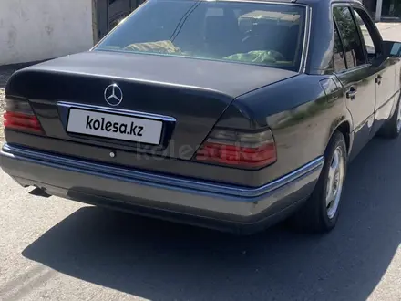 Mercedes-Benz E 280 1994 года за 2 700 000 тг. в Тараз – фото 3