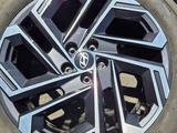 Диски шина оргинал хорошо состояние диски туксон шина 235.55.19 за 650 000 тг. в Алматы – фото 4
