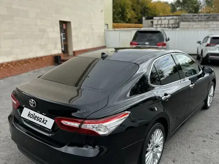 Toyota Camry 2019 года за 14 200 000 тг. в Караганда – фото 4