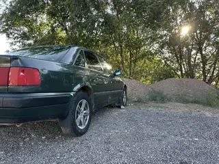 Audi 100