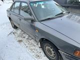 Mazda 323 1993 года за 750 000 тг. в Астана – фото 2