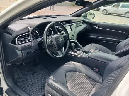 Toyota Camry 2020 года за 11 900 000 тг. в Тараз – фото 10