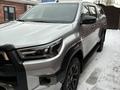 Toyota Hilux 2023 года за 27 000 000 тг. в Актобе – фото 2