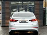 Hyundai Elantra 2018 года за 7 100 000 тг. в Караганда – фото 4