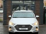 Hyundai Elantra 2018 года за 7 100 000 тг. в Караганда – фото 2