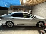 Toyota Camry 2022 годаfor14 900 000 тг. в Аксай – фото 2