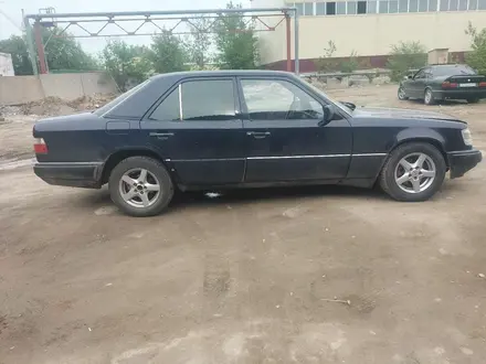 Mercedes-Benz E 220 1994 года за 850 000 тг. в Астана – фото 9