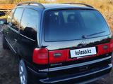 Volkswagen Sharan 2002 года за 4 000 000 тг. в Петропавловск – фото 2