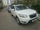 Hyundai Santa Fe 2011 годаүшін7 500 000 тг. в Астана – фото 2