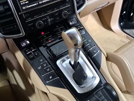 Porsche Cayenne 2012 года за 13 440 000 тг. в Астана – фото 18