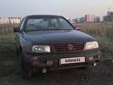 Volkswagen Vento 1992 года за 600 000 тг. в Астана – фото 2