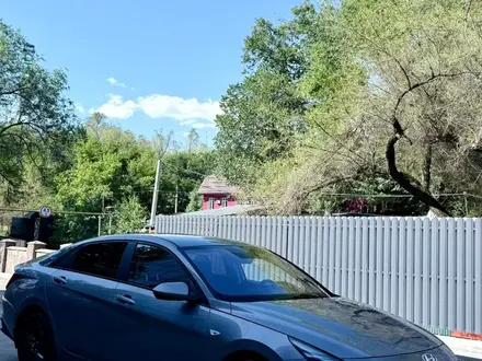 Hyundai Elantra 2021 года за 7 800 000 тг. в Алматы – фото 10