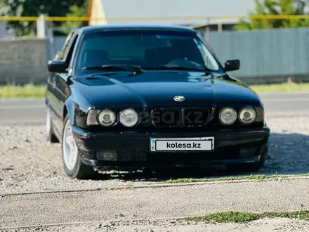 BMW 525 1994 года за 2 800 000 тг. в Шымкент