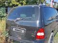 Kia Carnival 2000 годаfor1 850 000 тг. в Шахтинск – фото 3