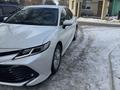 Toyota Camry 2020 годаfor13 500 000 тг. в Актобе – фото 2