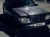 Mercedes-Benz E 200 1993 года за 1 600 000 тг. в Жезказган – фото 2