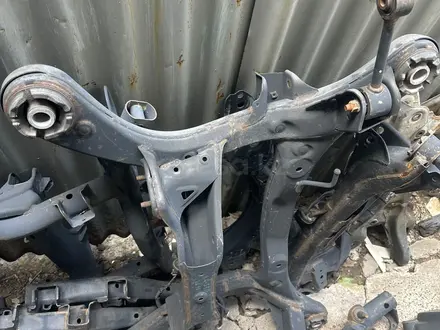 Задняя балкa rx350 2010 за 147 526 тг. в Алматы