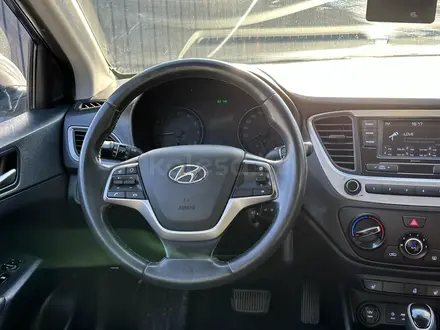 Hyundai Accent 2018 года за 7 300 000 тг. в Актобе – фото 8