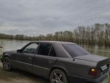 Mercedes-Benz E 300 1992 годаүшін850 000 тг. в Семей – фото 2