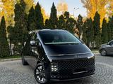 Hyundai Staria 2023 года за 21 800 000 тг. в Алматы