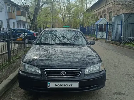 Toyota Camry 2000 года за 3 800 000 тг. в Алматы