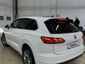 Volkswagen Touareg 2021 года за 31 000 000 тг. в Костанай – фото 18