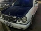 Mercedes-Benz E 230 1995 года за 700 000 тг. в Жезказган