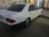 Mercedes-Benz E 230 1995 года за 700 000 тг. в Жезказган – фото 4