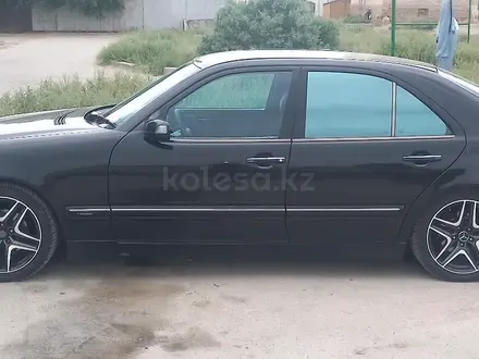 Mercedes-Benz E 320 2001 года за 4 950 000 тг. в Кызылорда – фото 4