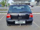 Volkswagen Golf 2002 года за 3 500 000 тг. в Астана – фото 2
