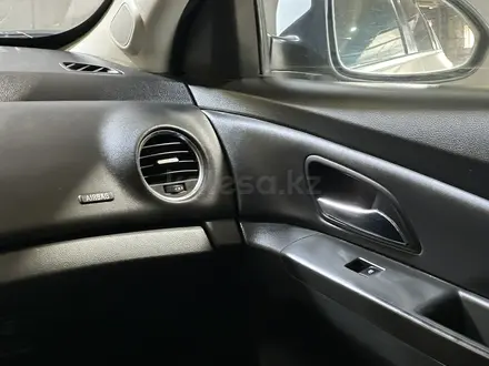 Chevrolet Cruze 2012 года за 4 550 000 тг. в Актобе – фото 6