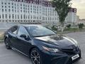 Toyota Camry 2018 года за 7 500 000 тг. в Жанаозен – фото 2