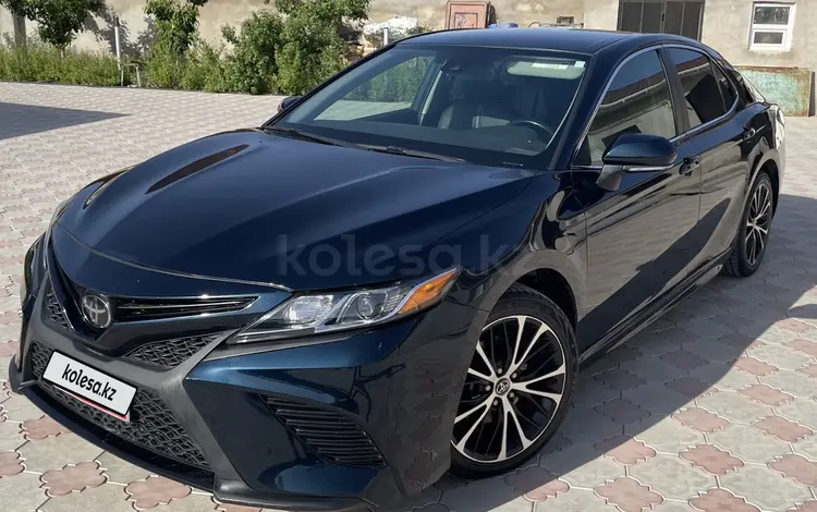 Toyota Camry 2018 года за 7 500 000 тг. в Жанаозен