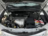 Toyota Camry 2011 года за 7 100 000 тг. в Усть-Каменогорск – фото 2