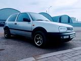 Volkswagen Golf 1993 года за 1 300 000 тг. в Астана – фото 2