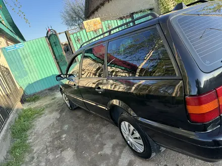 Volkswagen Passat 1994 года за 1 800 000 тг. в Шелек – фото 5