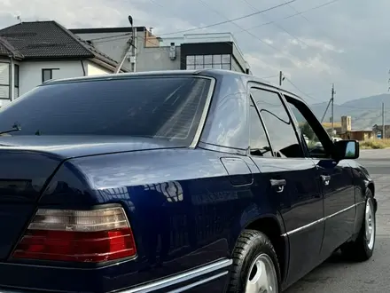 Mercedes-Benz E 220 1995 года за 3 500 000 тг. в Алматы – фото 8