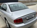 Hyundai Sonata 2002 года за 2 800 000 тг. в Атырау – фото 4