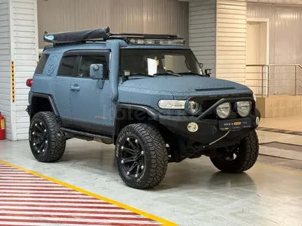 Toyota FJ Cruiser 2006 года за 15 690 000 тг. в Алматы – фото 3