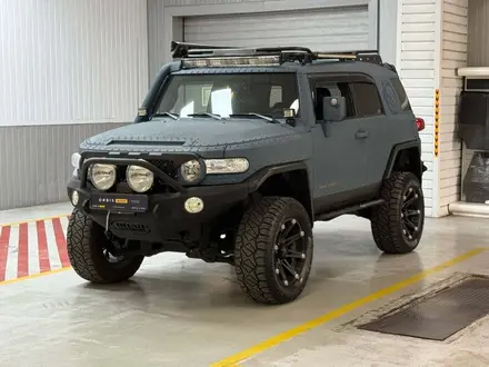 Toyota FJ Cruiser 2006 года за 15 690 000 тг. в Алматы