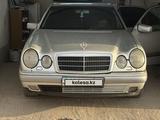 Mercedes-Benz E 320 1999 года за 2 850 000 тг. в Шымкент – фото 3