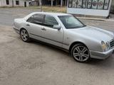 Mercedes-Benz E 320 1999 года за 2 850 000 тг. в Шымкент – фото 2