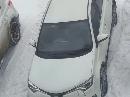 Toyota RAV4 2016 года за 11 200 000 тг. в Актобе
